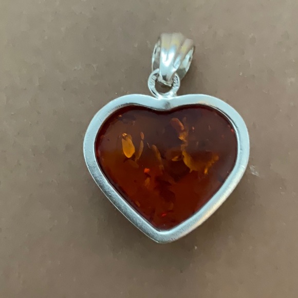 Sterling Silver and Amber Pendent - Picture 3 of 6